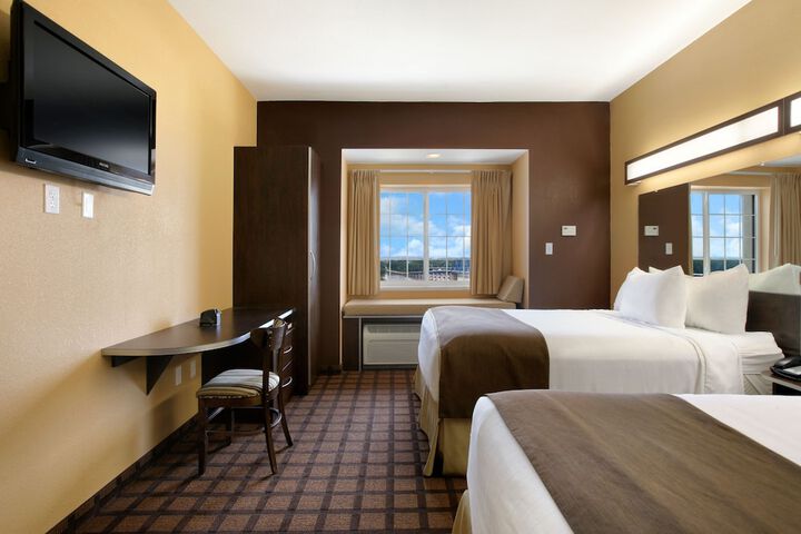 Microtel Inn & Suites by Wyndham Quincy Downtown / River Area