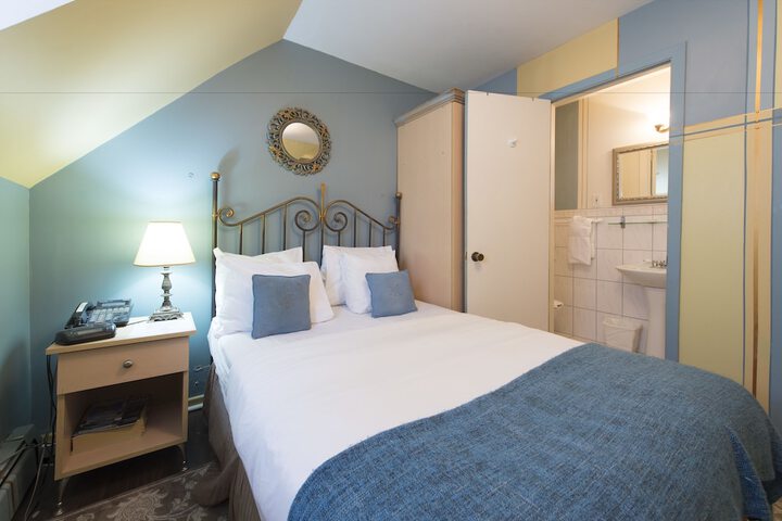 Room 34 of 51