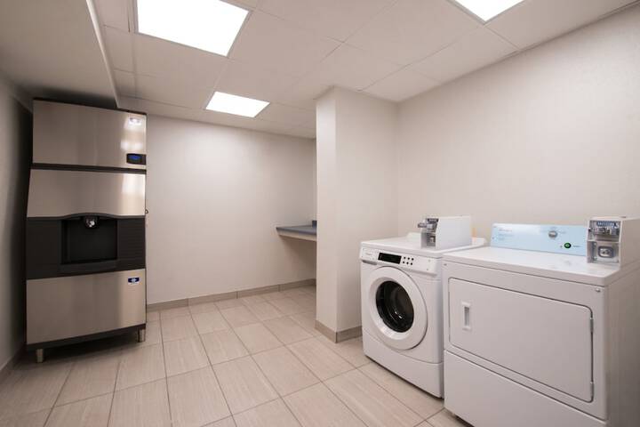 Room 14 of 90