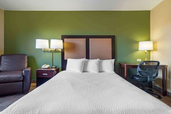 Room 27 of 29