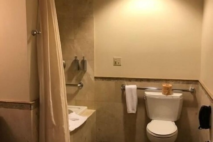 Room 18 of 54