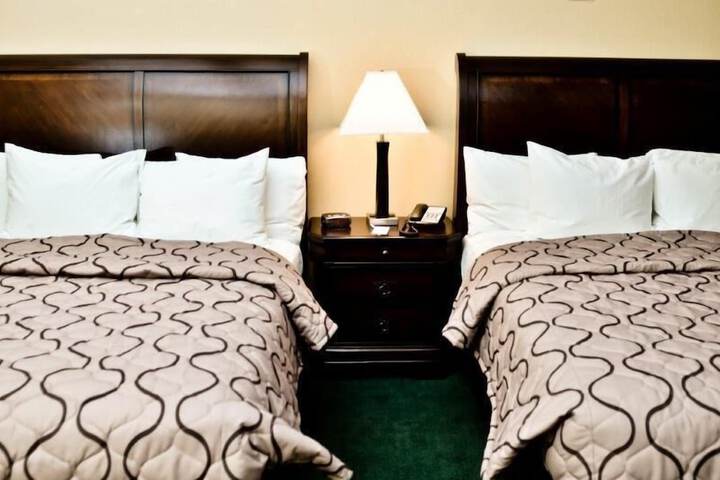 Pacer Inn & Suites Delaware