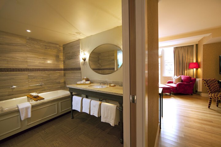 Room 35 of 78