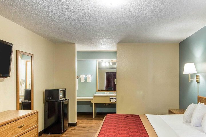 Room 30 of 71