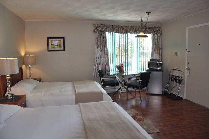 Room 9 of 11