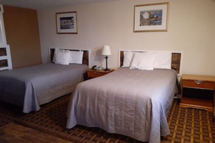 Town Line Motel