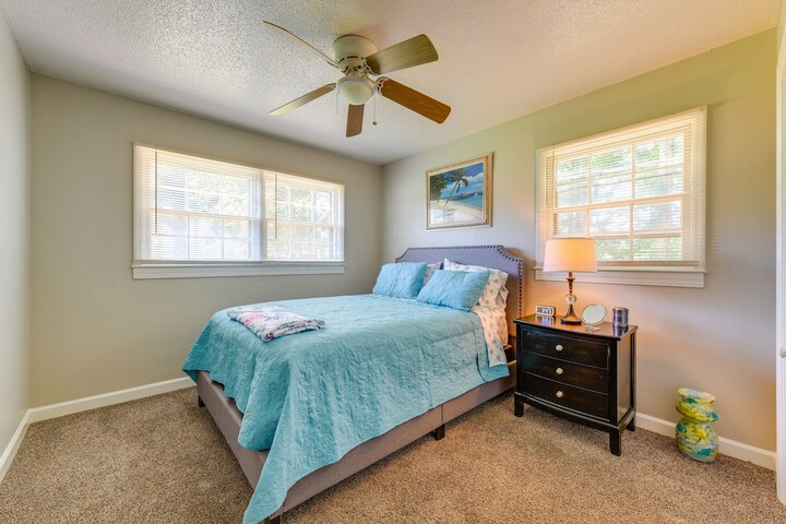 Charming Jonesville Home w / Grill - Near Wineries!
