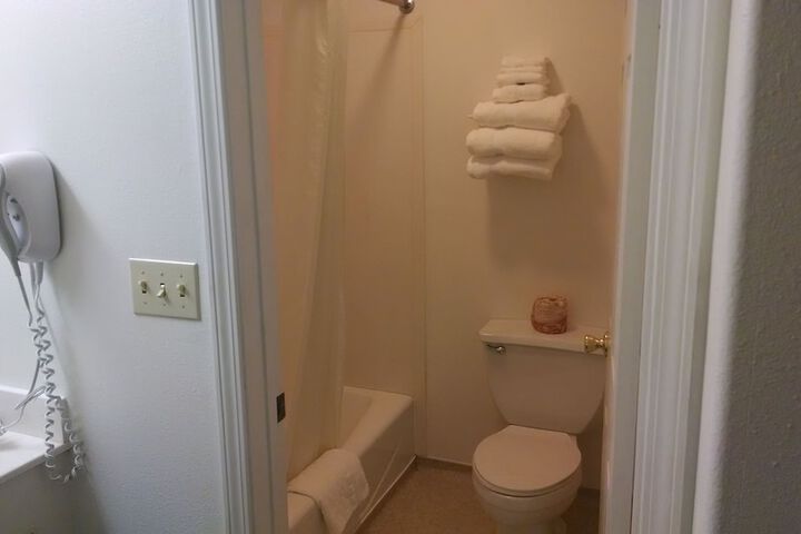 Room 17 of 22
