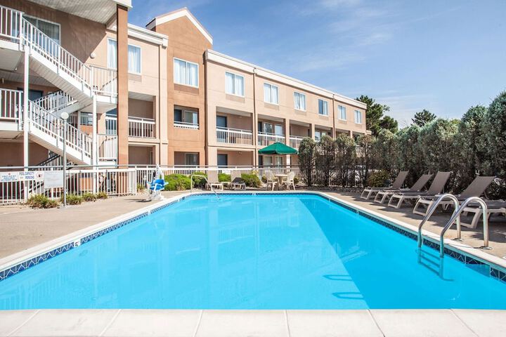 Pool 4 of 71