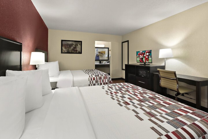Red Roof Inn & Suites Cave City