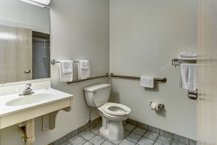 Room 15 of 25