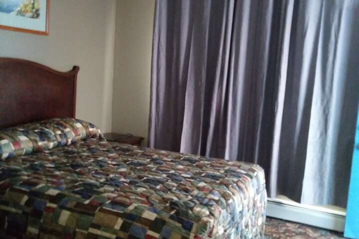 Room 7 of 19