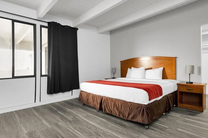 Room 17 of 31