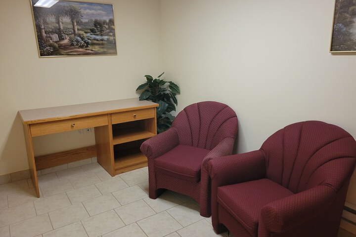 Room 32 of 48