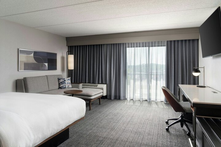 Courtyard by Marriott Cleveland Beachwood