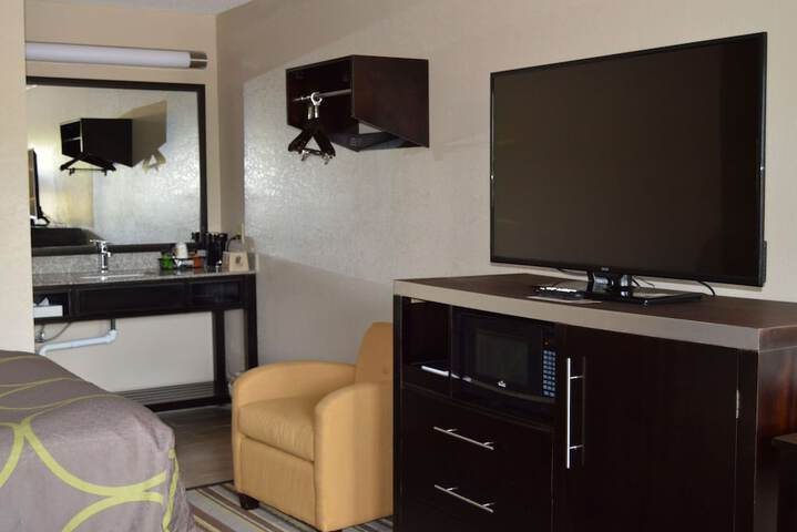 Room 26 of 28