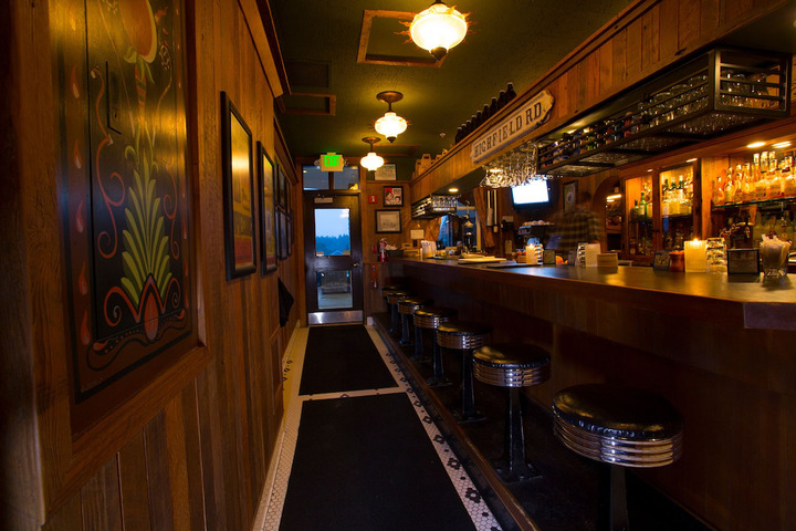 Lounge 44 of 75