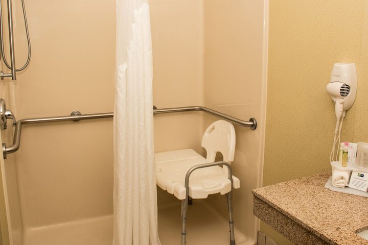Room 20 of 77