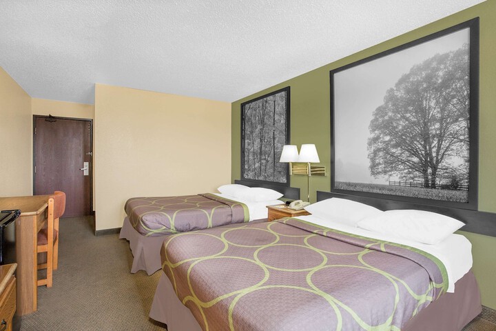 Room 6 of 15