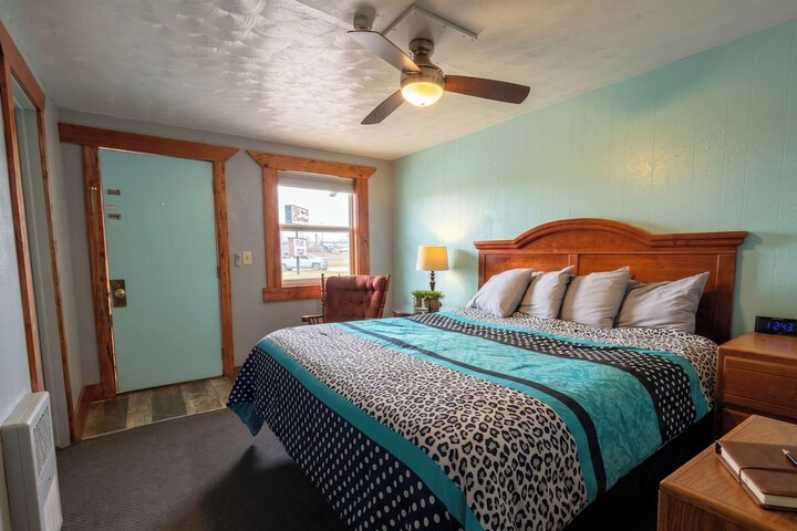 KJs Inn and Suites by OYO Gettysburg U.S. Hwy 212