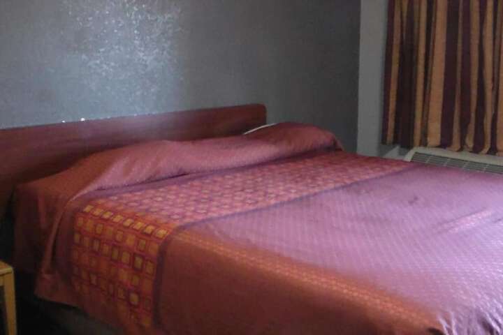 Room 21 of 30