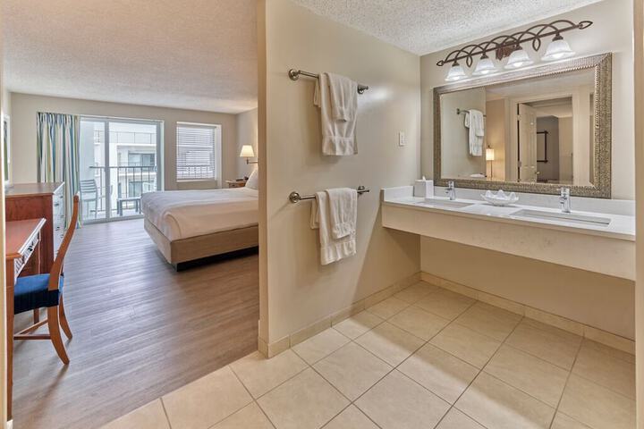 Henlopen Oceanfront Hotel