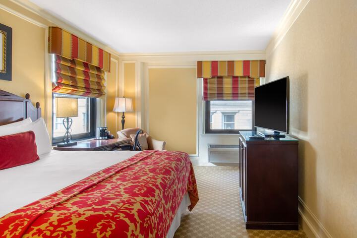 Room 51 of 139