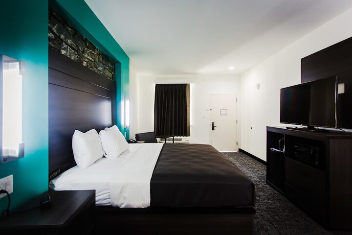 Room 43 of 69