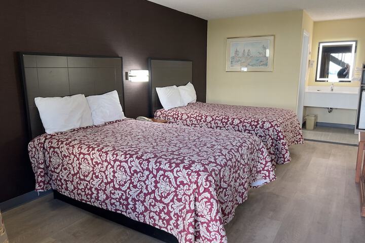 Room 21 of 28