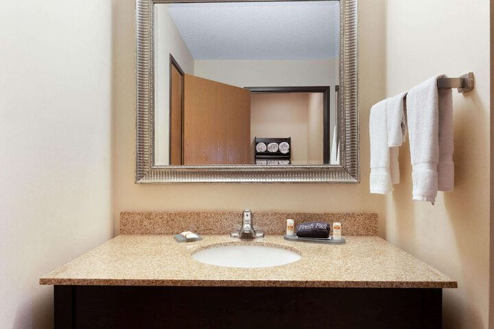 Room 21 of 28