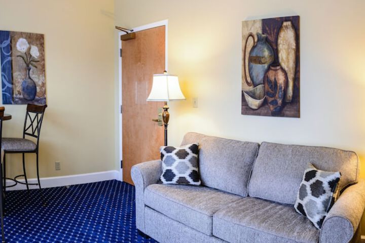 Asbury Inn & Suites