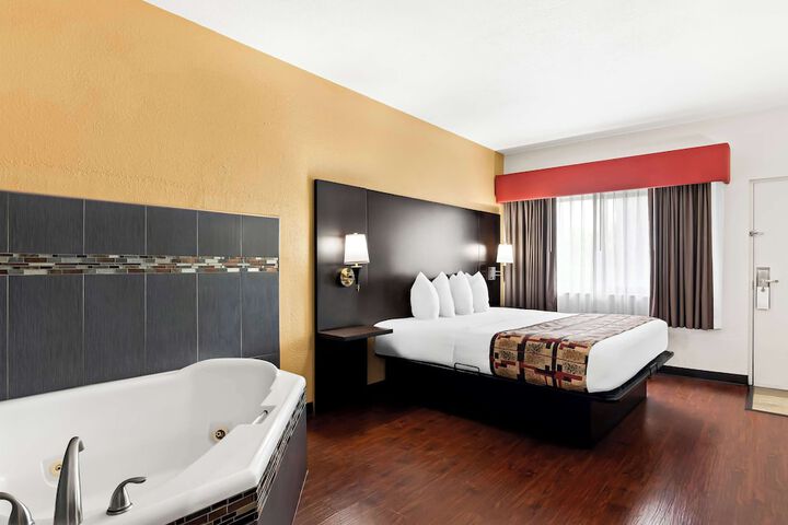 Room 18 of 27