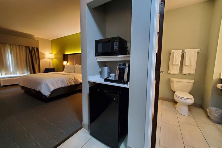 Holiday Inn Express Hotel & Suites Pearland by IHG