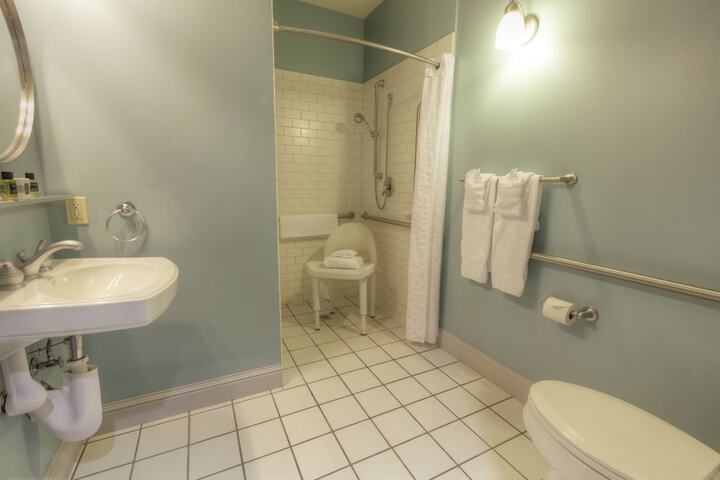 Montvale Hotel