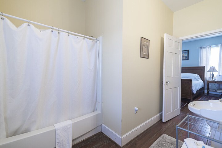 Room 21 of 26