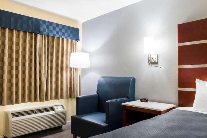 Room 18 of 23
