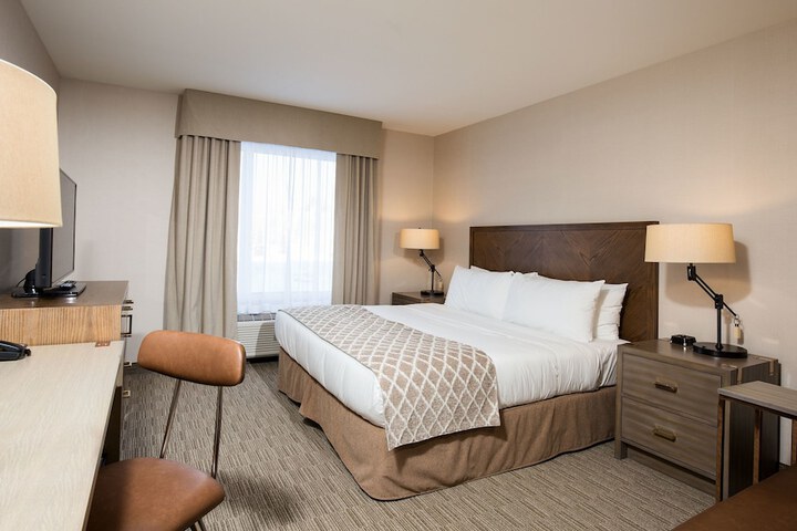 Pomeroy Inn & Suites Prince George