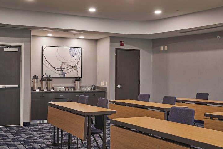 Courtyard by Marriott Medford Airport