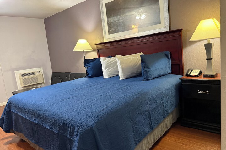 Room 35 of 87