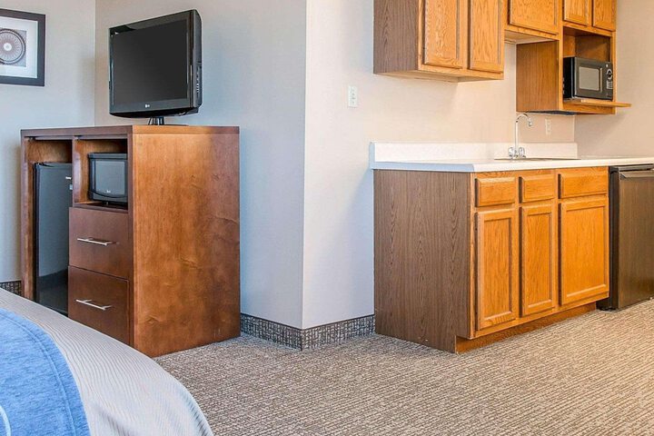 Room 6 of 25