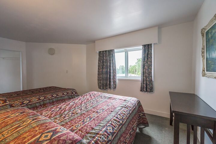 Room 12 of 42