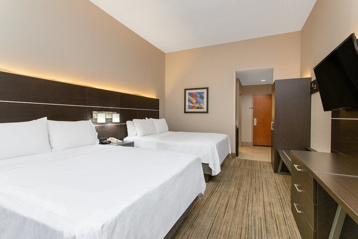 Room 11 of 35
