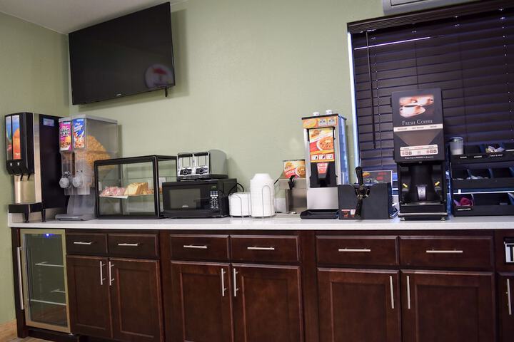 Breakfast/Coffee Service 25 of 25