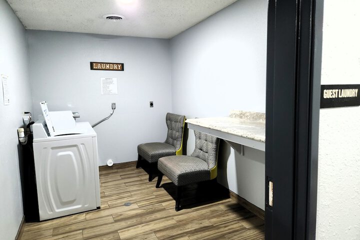 Room 27 of 39