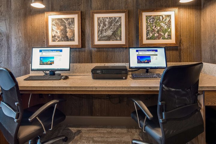 Business Center 46 of 47