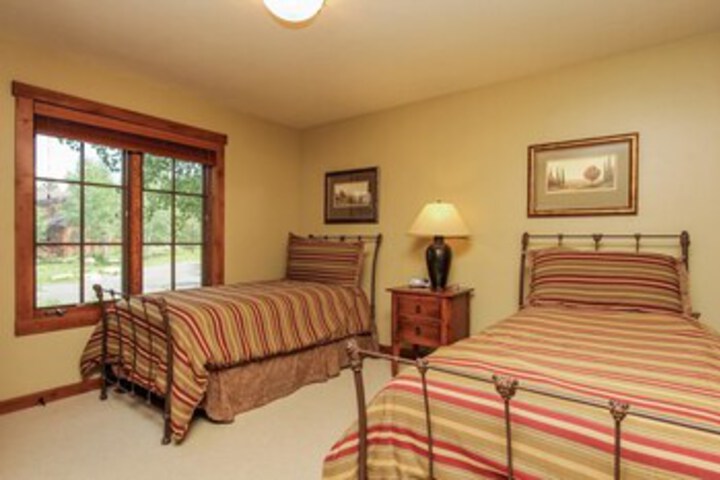 Discovery Chalet 374 - Three Bedroom Cabin