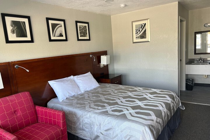 Room 15 of 24
