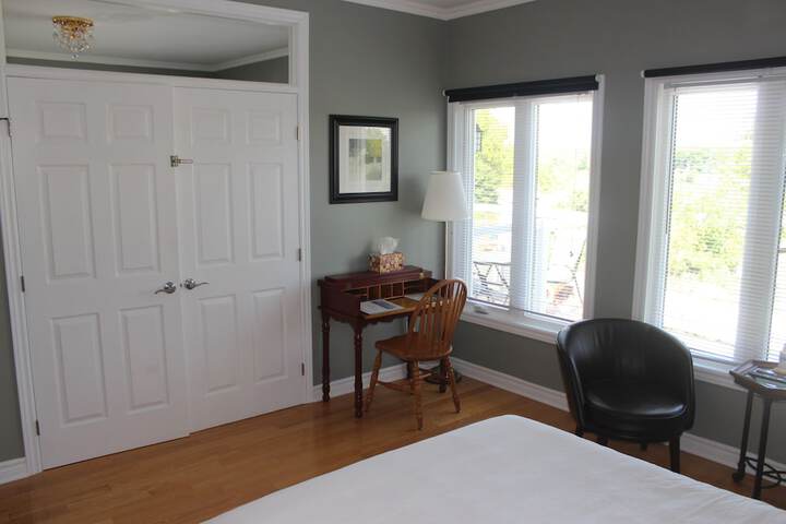 Room 46 of 74