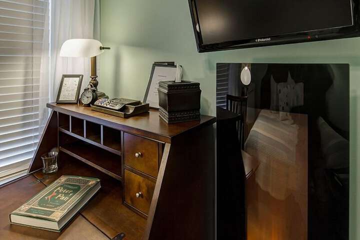 Room 42 of 57