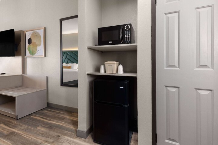 Room 18 of 62